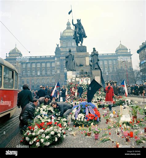 Jan Palach, last respects, candles, flowers, Wenceslas Square Stock ...