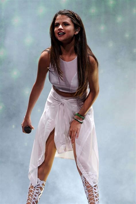 Selena Gomez: Concert photos in Sunrise -09 – GotCeleb