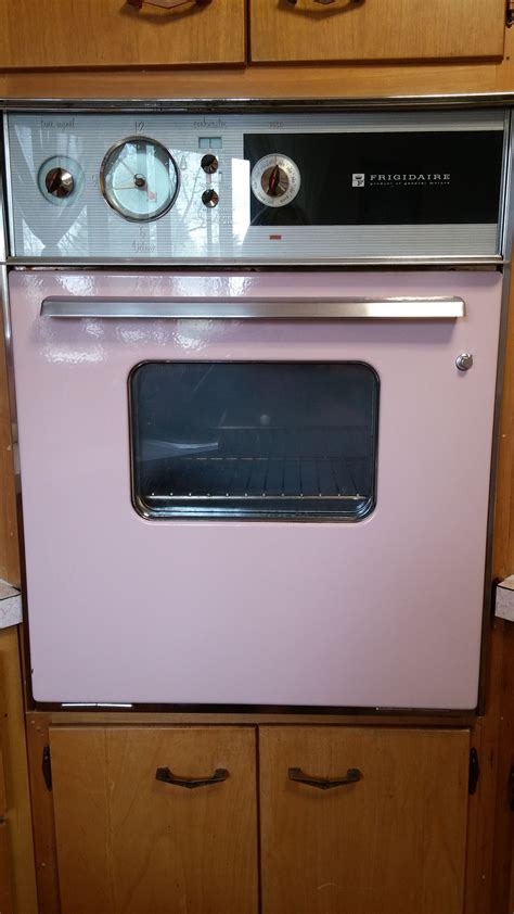 Original 1950s oven in my 100 year old house. Still works! in 2020 | Vintage kitchen appliances ...