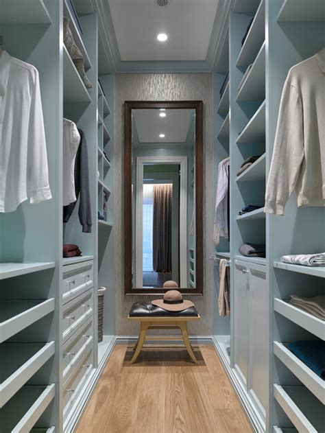 Best Small Walk-In Closet Design Ideas & Remodel Pictures | Houzz