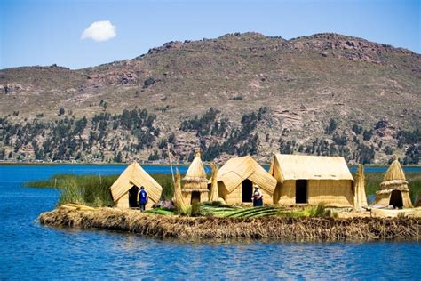 Vista Satelital del Lago Titicaca en Puno - Perú