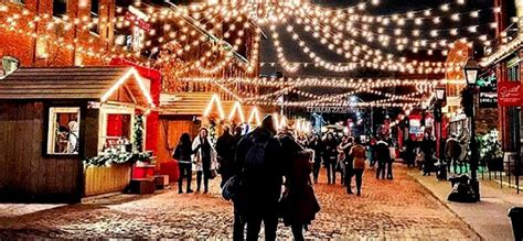 Montreal Christmas Markets 2024 local products & festive circuits