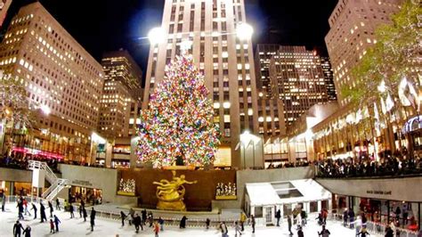 Ice Skating at Rockefeller Center | New York by Rail