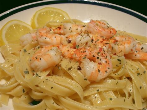 Seafood Linguini With White Wine Sauce Recipe - Genius Kitchen