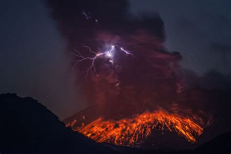 Photos from Sakurajima Volcano Eruption, Japan - ShockBlast