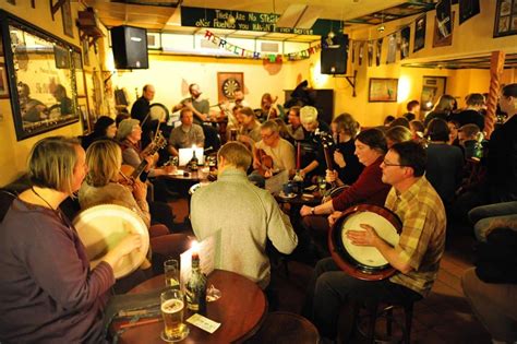 5 MOST POPULAR Irish pub songs and the STORY behind them