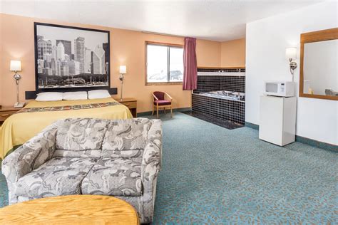 Super 8 by Wyndham Bourbonnais/Kankakee Area | Bourbonnais, IL Hotels