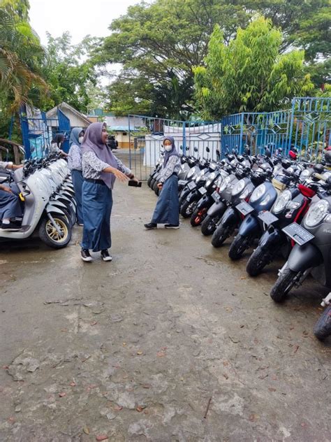 Parkir di Sekolah Rapi, Belajar Jadi Nyaman - BRM