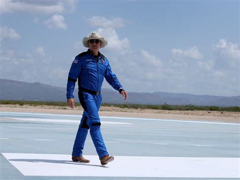 Jeff Bezos reportedly flew tailor in because his Blue Origin spacesuit ...