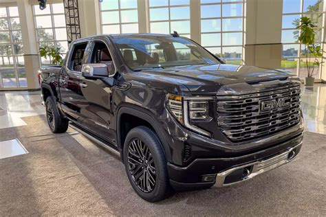 2022 GMC Sierra 1500 Specs, Price, MPG & Reviews | Cars.com