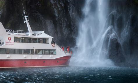 Milford Sound Nature Cruise at the Stirling Falls - Southern Discoveries