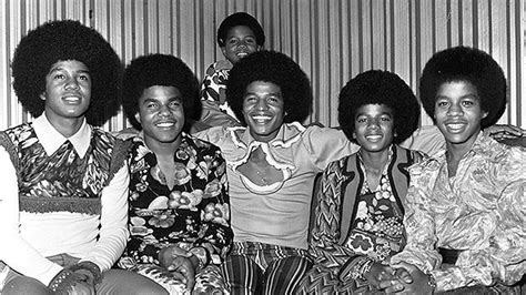 Michael Jackson’s Siblings: Everything To Know About His Family – Hollywood Life