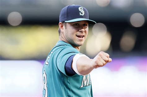 The Mariners keep winning despite offensive struggles