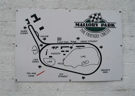 Mallory Park circuit map © E Gammie cc-by-sa/2.0 :: Geograph Britain and Ireland