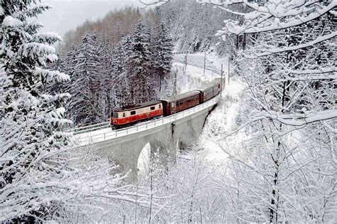 3 Amazingly Beautiful Scenic Train Routes in Austria