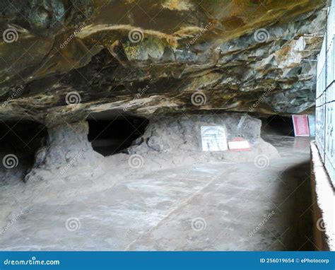 Shivthar Cueva Ghal Sundarmath Cueva Raigad Maharashtra India Foto de ...