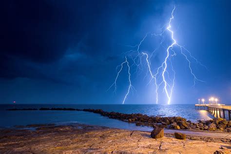 TIPS | Lightning Photography in Darwin — Louise Denton Photography