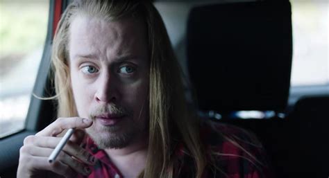 Macaulay Culkin Disturbingly Reprises ‘Home Alone’ Role | Collider