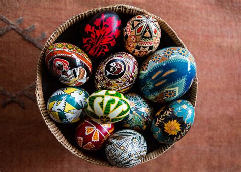 Ukrainian-style decorated eggs are raising money for the war-torn ...