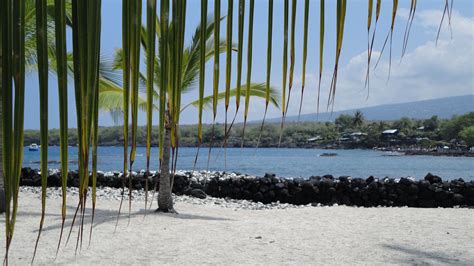 City of Refuge Big Island Hawaii Pu`uhonua o Honaunau National Historical Park | Big island ...