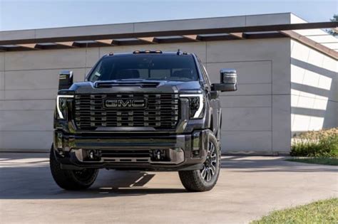 GMC Introduces its Most Luxurious, Advanced and Capable Sierra HD Ever | Smail Buick GMC