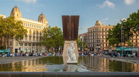 Plaça de Catalunya - Tours and Activities | Expedia