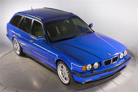 BMW M5 Touring E34. Un modèle collector avec une teinte très rare