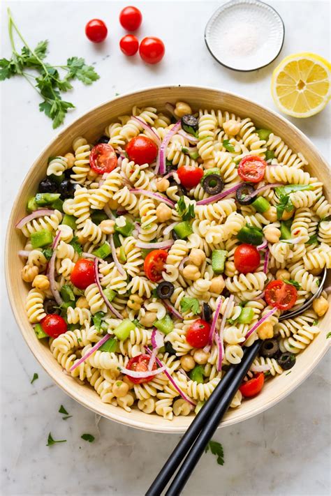 QUICK & EASY VEGAN PASTA SALAD - THE SIMPLE VEGANISTA