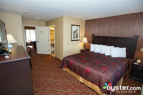 Castle Inn and Suites Review: What To REALLY Expect If You Stay