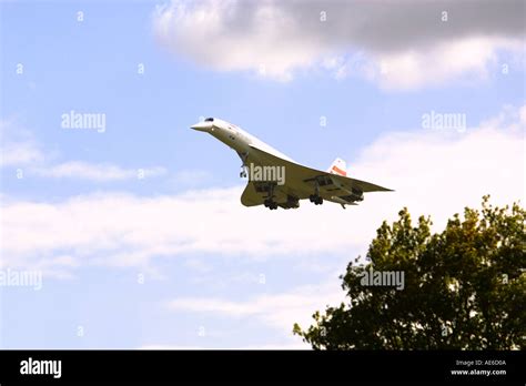 British airways concorde hi-res stock photography and images - Alamy