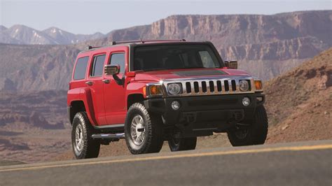 GM recalls 250,000 vehicles, including Hummer H3