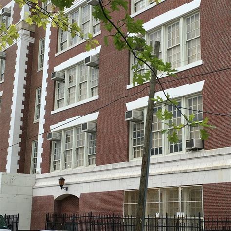 Newcomers High School - High School in Long Island City