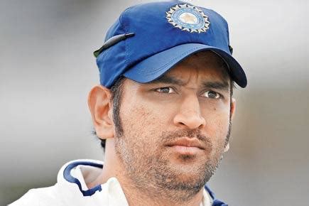 What’s wrong with Dhoni’s captaincy?