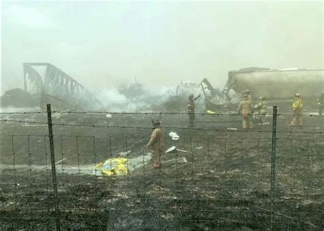 Six dead after dust storm causes fatal US car crash