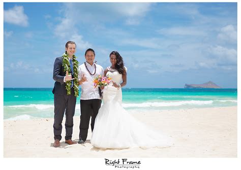 Hawaii Destination Wedding Oahu by RIGHT FRAME PHOTOGRAPHY