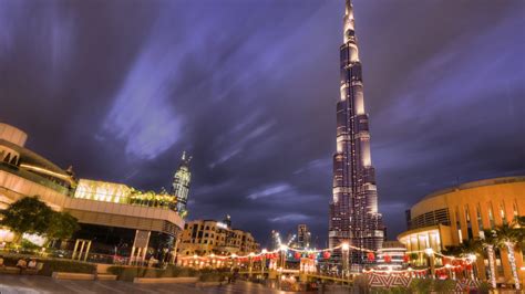 Burj Khalifa at Night - Hellotickets