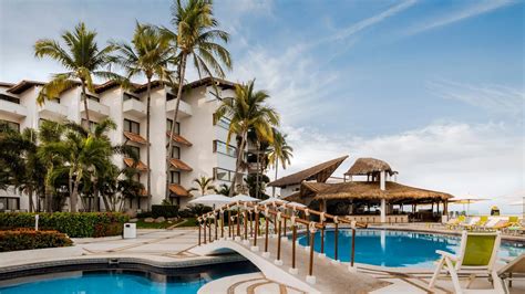 Buenaventura Grand Hotel & Great Moments fra 863 kr.. Feriested i Puerto Vallarta - KAYAK