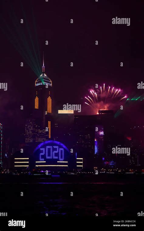 Hong Kong new year fireworks Stock Photo - Alamy