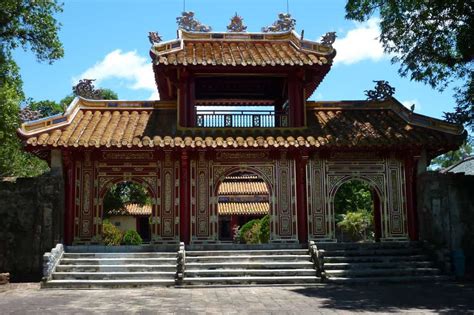 Travel Guide to Tomb Of Gia Long (Thien Tho Lang) in Hue