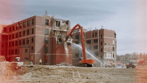 What You Need to Know About Hiring a Demolition Contractor