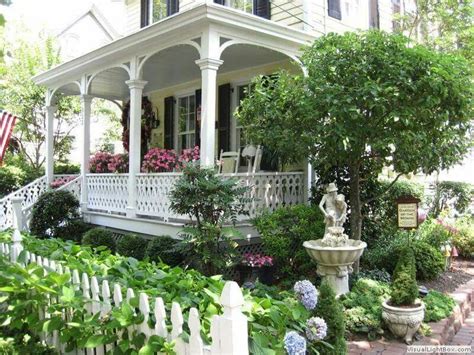 Front porch /yard | Victorian landscaping, White picket fence ...