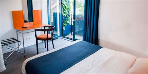 The advantages of a budget hotel in central Paris (low cost and environmentally friendly) -Solar ...