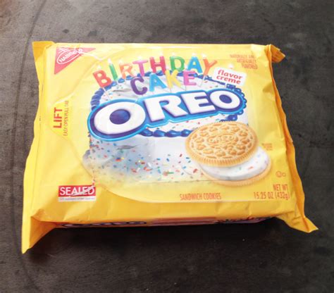 Golden Vanilla Birthday Cake Oreos Review - So Good