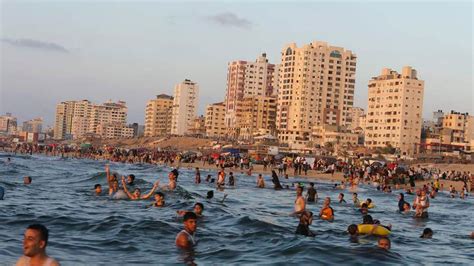 Palestinians Hit The Beach During Gaza Ceasefire | World News | Sky News
