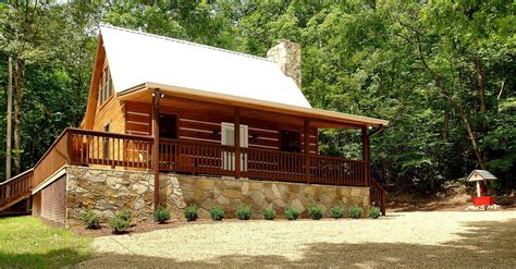 Affordable Creekside Cabins near Gatlinburg, Cosby TN Cabins