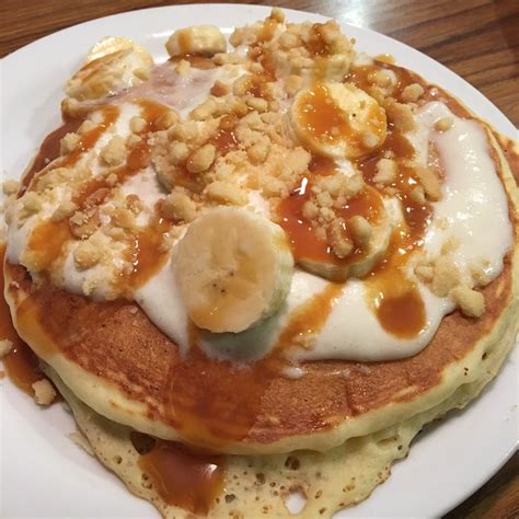 banana caramel pancakes denny's