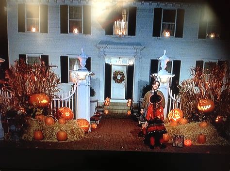 House in Hocus Pocus | Halloween yard decorations diy, Halloween yard art, Hocus pocus halloween ...