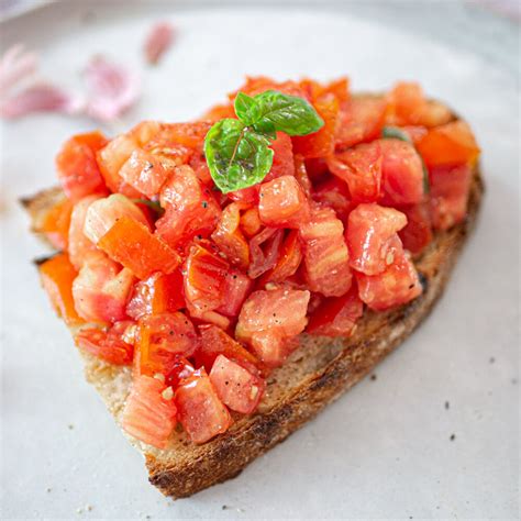 BRUSCHETTA AL POMODORO by theplantbasedschool | Quick & Easy Recipe | The Feedfeed