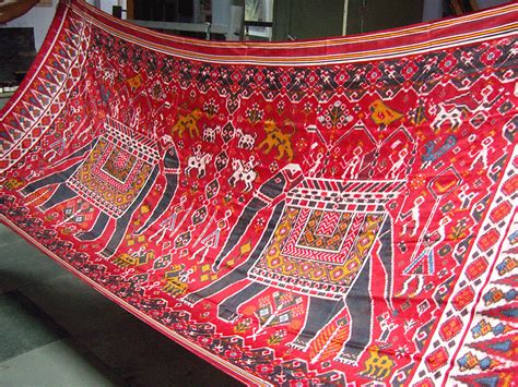 Gujarati Sarees: Gharchola, Bandhani And More | Utsavpedia