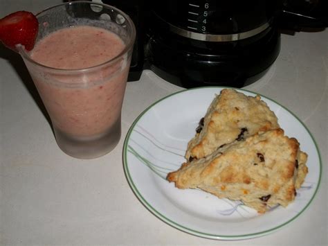 Paula's Bread: Strawberry Yogurt Shake